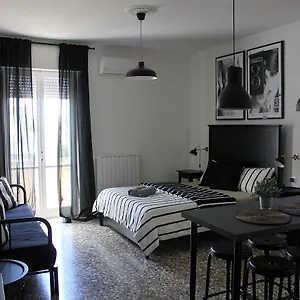 Wanderlust 2*, Lecce Italia
